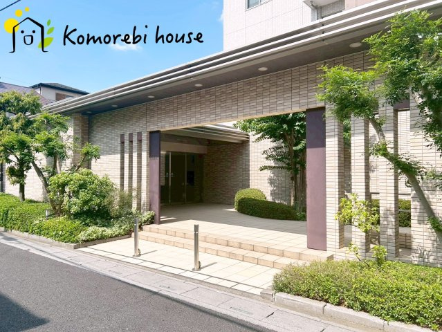 プラウド宮原ガーデニアのエントランス|落ち着いたエントランスです