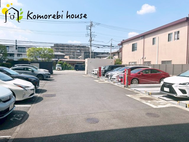 プラウド宮原ガーデニアの駐車場|駐車場です