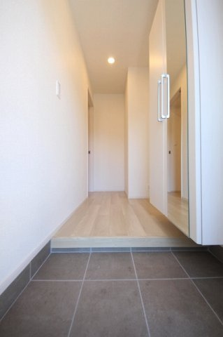 ノーブルヴィラの玄関|ゆったりとした玄関です