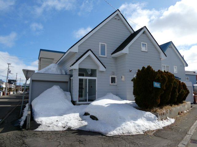 【外観】 | 厚別北2条2丁目 | ●北西・北東角地
●東日本ハウス施工