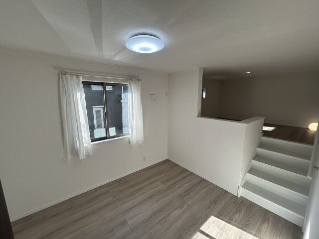 ◆完成済み◆価格改定◆泉区中田東4丁目　新築戸建　3320万円の洋室|ロフト付きの広々とした洋室になってます♪