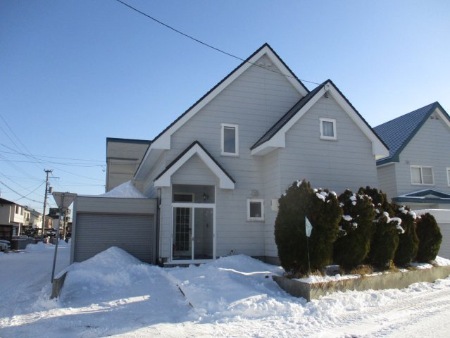 【外観】 | 厚別北2条2丁目 | ●斜め向かいは公園の北西・北東の角地！
●北東側間口約12.157m、北西側間口約10.757mの良型地！