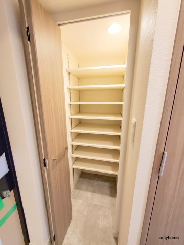 プレサンス大阪都島エレナード　仲介手数料無料の収納