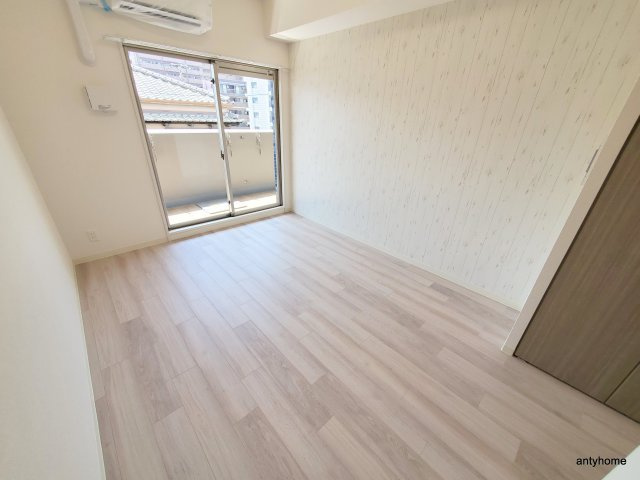 プレサンス大阪都島エレナード　仲介手数料無料の居間・リビング