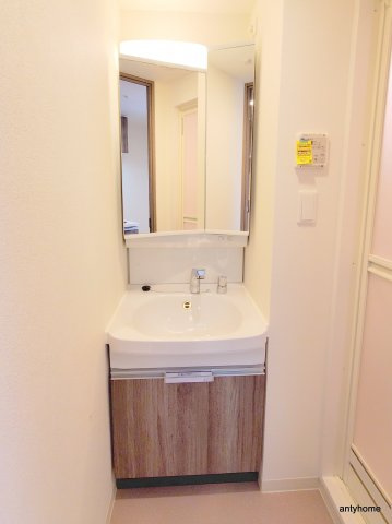 プレサンス大阪都島エレナード　仲介手数料無料の洗面所