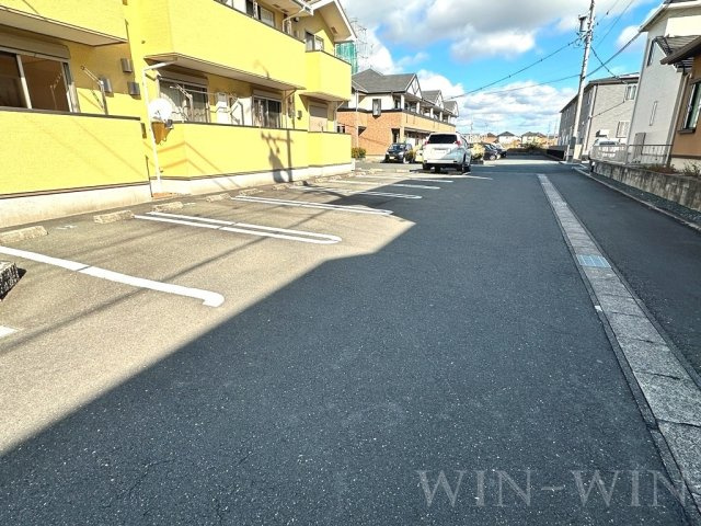 ポート ミルトの駐車場