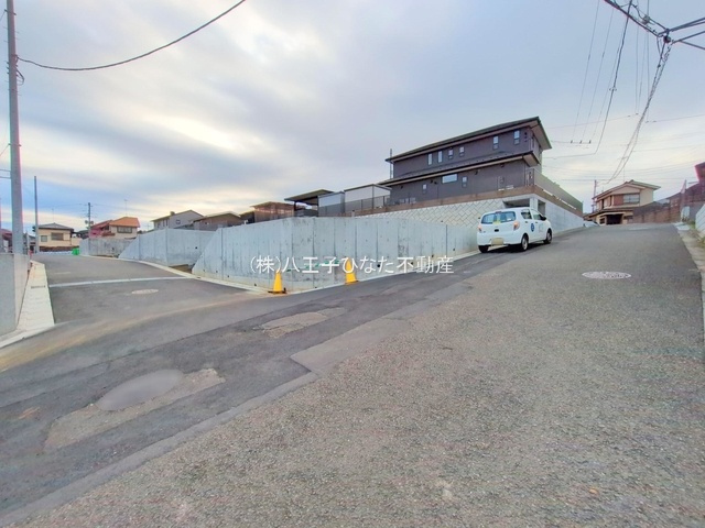 祝：成約済み　八王子市　小比企町　売地　の前面道路含む現地写真|前面道路が５ｍ以上なので駐車もしやすいです。～仲介手数料無料☆八王子ひなた不動産～八王子市小比企町　売地