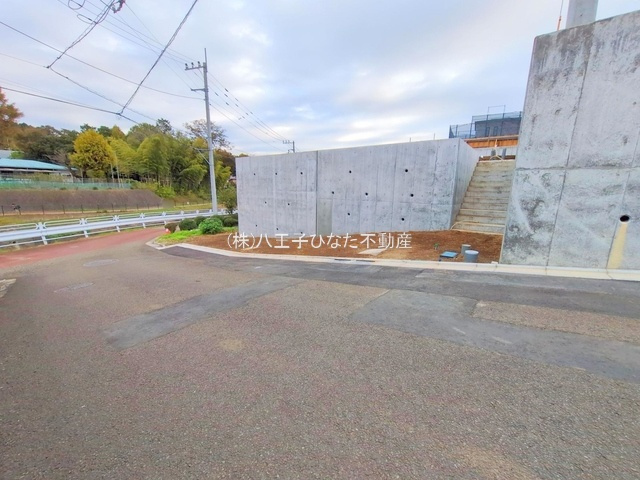 祝　成約済み　八王子市　小比企町　売地　の外観|前面道路が５ｍ以上なので駐車もしやすいです。～仲介手数料無料☆八王子ひなた不動産～八王子市小比企町　売地