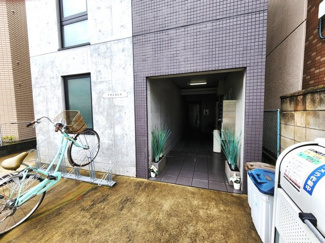 【エントランス】