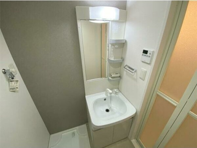 【洗面所】 | S-RESIDENCE新大阪WEST | スペースが確保できる洗面所です