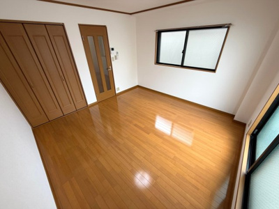 【洋室】 | メゾンクレア