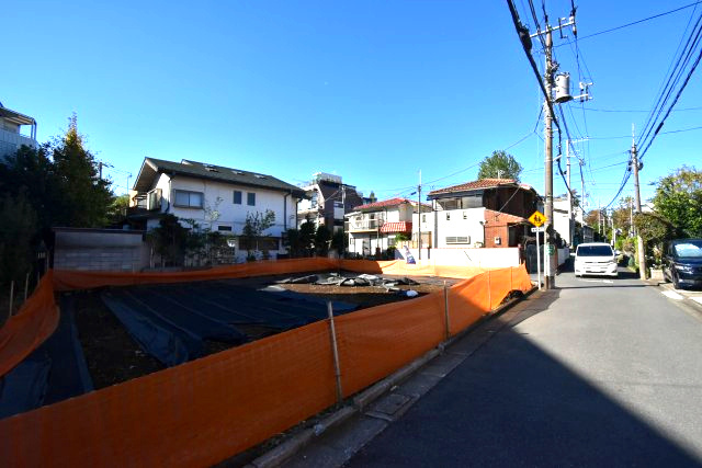 堀ノ内1丁目・売地の前面道路含む現地写真