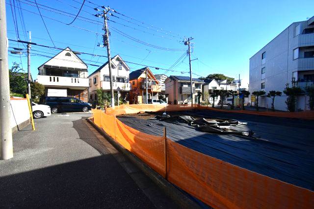 堀ノ内1丁目・売地の外観|道路幅も十分にありお車もすいすい通れます。