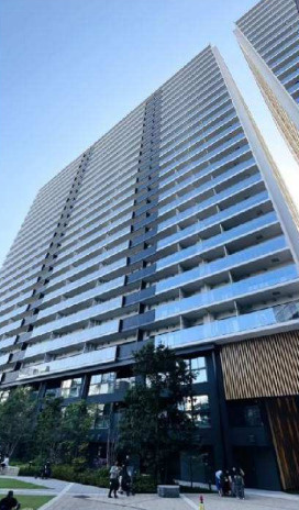 プラウドタワー亀戸クロスブライトタワーの外観