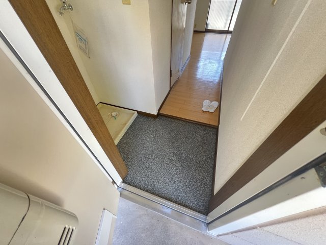 YKハウス小仲台の玄関