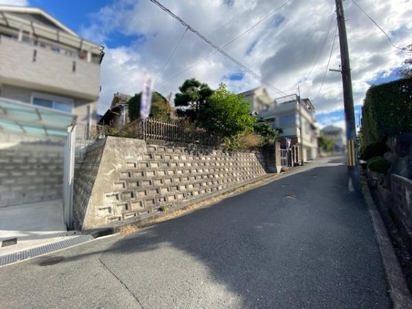 【前面道路含む現地写真】