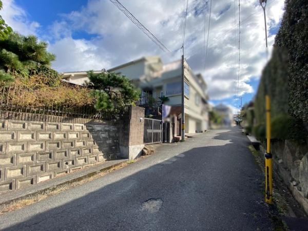 【前面道路含む現地写真】