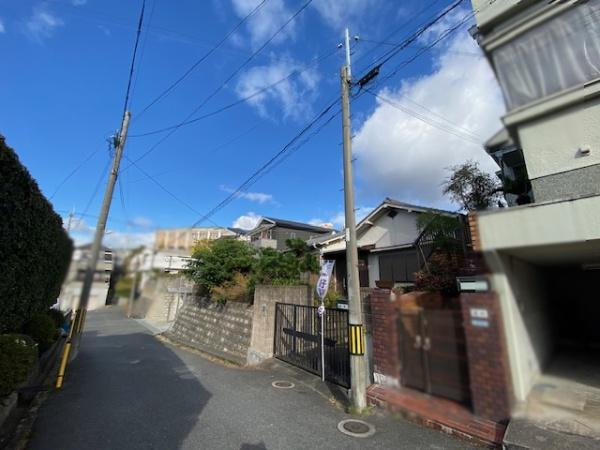 【前面道路含む現地写真】