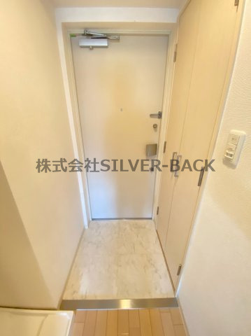 クリスタルグランツ大阪センターSTの玄関