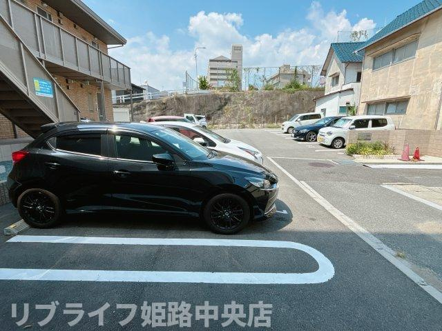 SEKISUI　RESIDENCEの駐車場