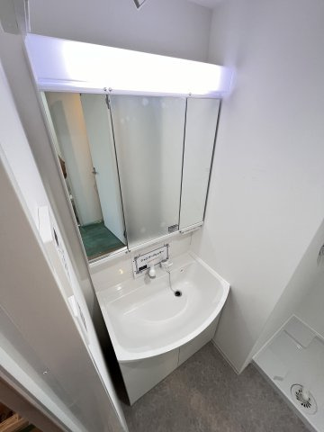 大阪市都島区大東町１丁目の賃貸マンションの洗面所