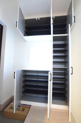 【玄関】 | 海老名市杉久保南3丁目 新築戸建て 全2棟【仲介手数料無料】