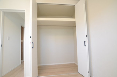 【洋室】 | 海老名市杉久保南3丁目 新築戸建て 全2棟【仲介手数料無料】 | 2階　洋室2（6.0帖）クローゼット