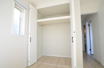【洋室】 | 海老名市杉久保南3丁目 新築戸建て 全2棟【仲介手数料無料】 | 2階　洋室3（6.25帖）クローゼット