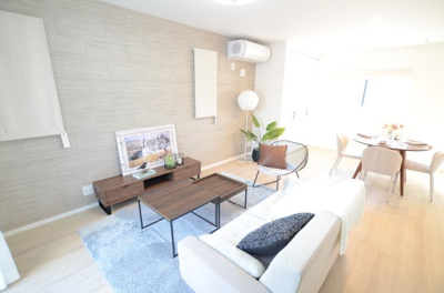 【居間・リビング】 | 海老名市杉久保南3丁目 新築戸建て 全2棟【仲介手数料無料】 | □■当社なら諸費用を最大限削減できます■□