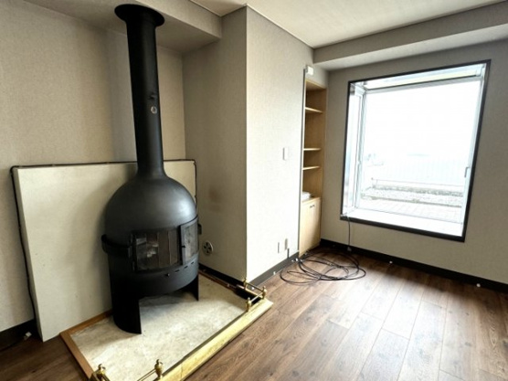 【設備】 | 熱海パサニアクラブ | 豪華な暖炉