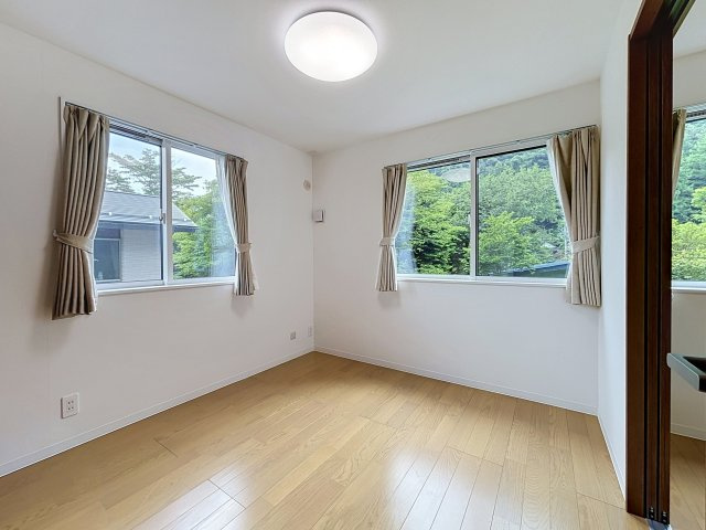 住むだけでヒーリングハウスの洋室