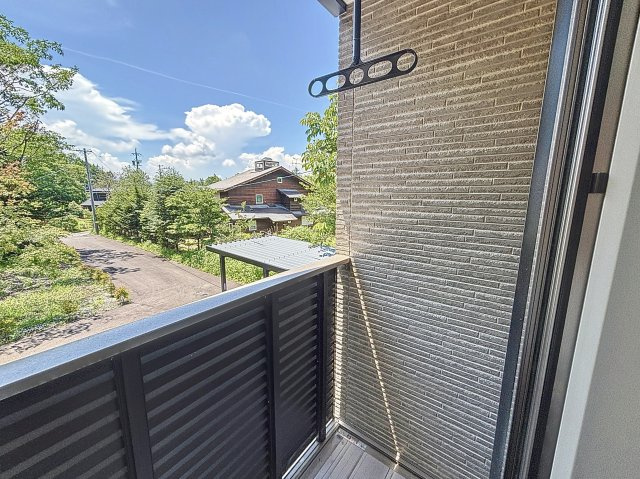 住むだけでヒーリングハウスのバルコニー|バルコニーで洗濯物も干せますよ＾＾
