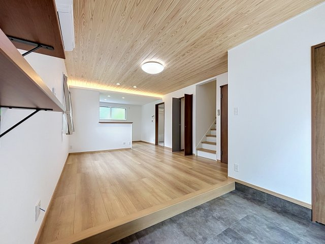 住むだけでヒーリングハウスの居間・リビング|木目調の家で暮らすヒーリングハウス＾＾
