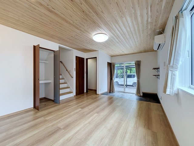 住むだけでヒーリングハウスの居間・リビング