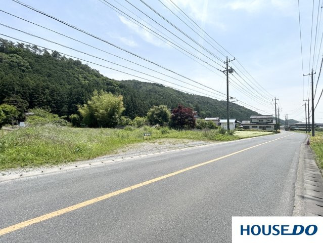 売土地　佐野市牧町の前面道路含む現地写真|整形地です