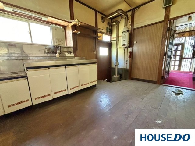 中古戸建　足利市毛野新町1丁目のキッチン|使いやすいリビングです