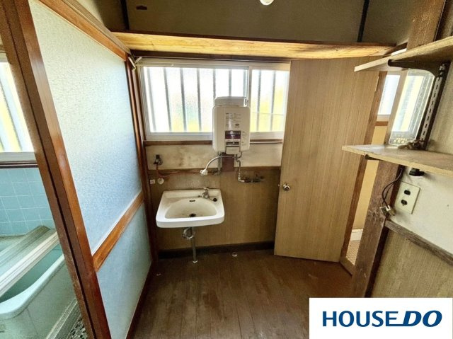 中古戸建　足利市毛野新町1丁目の洗面所|コンパクトで使いやすい洗面所