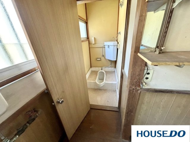 中古戸建　足利市毛野新町1丁目のトイレ|落ち着いた色調のトイレです