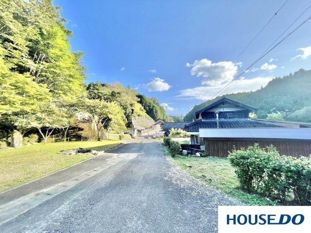 津市美杉町丹生俣　中古戸建の前面道路含む現地写真|前面道路含む現地写真です
