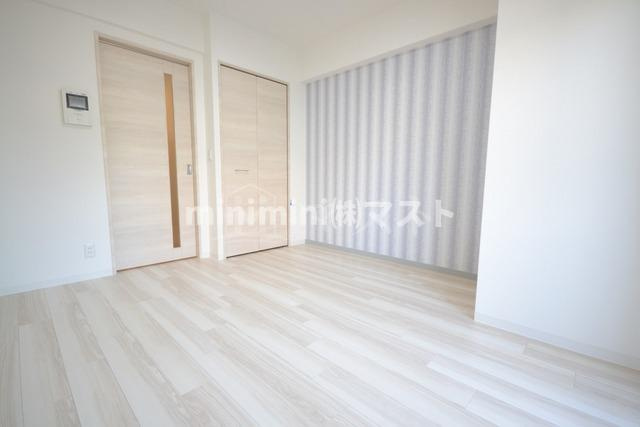 ワールドアイ天王寺ミラージュの居間・リビング