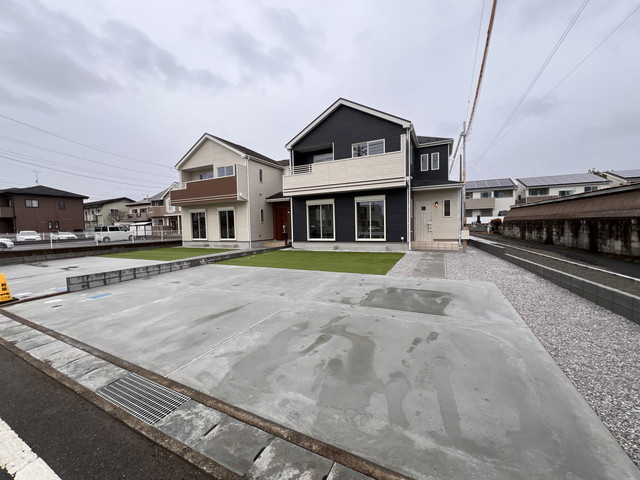 新築　高崎市貝沢町10期　Heartful Town　3号棟の前面道路含む現地写真|南側接道幅員約6.6ｍ　東側接道幅員約1.8ｍ