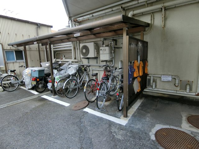 ヴィラ皆生一番館の駐輪場