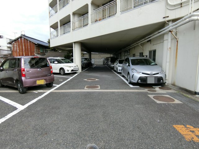 ヴィラ皆生一番館の駐車場