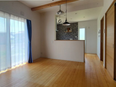 【居間・リビング】 | 鹿野上 中古戸建