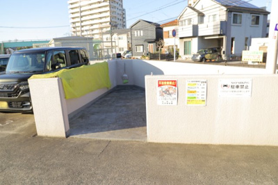 【設備】 | ファミネス相模野 | 共有部分は、住民なら誰もが使える設備のこと。例えば駐車場やエレベーター、インターネット設備、セキュリティ設備などがあります。他にも、マンションの廊下・外部階段やエントランス・ゴミ置き場などがあります。