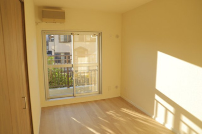 【子供部屋】 | ファミネス相模野 | 子供が何人でも年齢によっては、受験時にしっかり壁のある個室があった方が良い場合もあります。難しい問題ですが、兄弟の人数や、性別や年齢差によって状況が異なりますので、数年後のこともしっかり考えましょう。