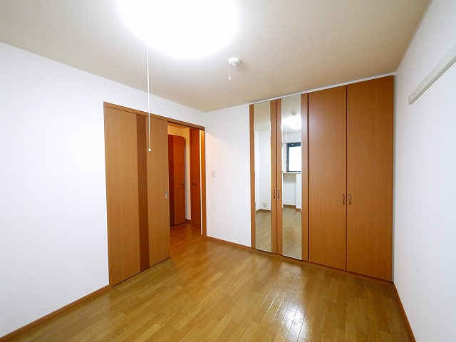 グリーンアイランドの洋室|広々とした洋室です