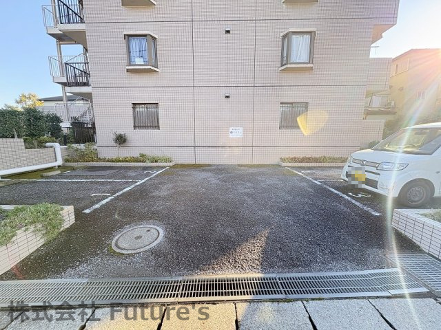 コスモ流山リベラルコートの駐車場|敷地内駐車場（要空き確認）