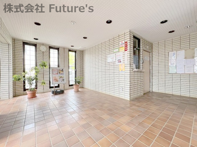 コスモ流山リベラルコートのエントランス|広々とした綺麗なエントランスが素敵です。