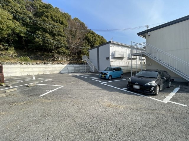 ハイツポーラリス　B棟の駐車場